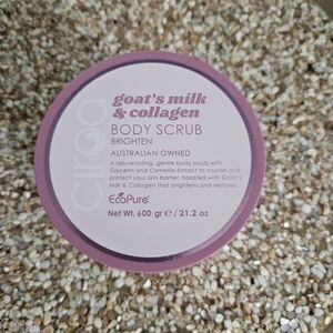 Ciroa Goat’s Milk & Collagen Body Scrub Brighten 600 gr./21.2 Oz. NEW